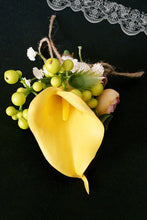 Load image into Gallery viewer, Beautiful Calla Corsage