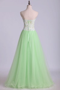2022 Sweetheart Prom Dress A Line Tulle Skirt With White Applique & Beads
