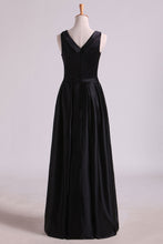 Load image into Gallery viewer, 2024 Black A Line Evening Dresses Cowl Neck Floor Length Satin With Sash