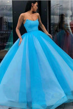 Load image into Gallery viewer, Ball Gown Sweetheart Prom Dress, Princess Floor Length Tulle Quinceanera Dresses