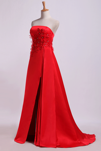 2022 Strapless Prom Dresses Column Sweep Train With Beading