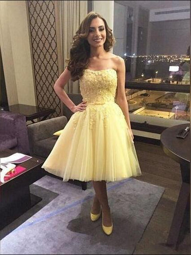 Princess/A-Line Strapless Above-Knee Daffodil Tulle Dresses With Homecoming Dresses Tara Appliques Prom