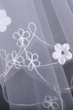 Load image into Gallery viewer, Two-Tier Finger-Tip Bridal Veils With Pencil Edge And Handmade Flower