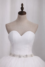 Load image into Gallery viewer, 2024 New Wedding Dresses Tulle Ball Gown Sweetheart Ruched Bodice Lace Up Back
