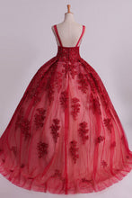Load image into Gallery viewer, 2022 Sexy Bateau A-Line Prom Gown Sweep Train With Beads And Applique Burgundy