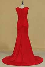 Load image into Gallery viewer, 2022 Mother Of The Bride Dresses V Neck With Applique Spandex Sweep Train Mermaid