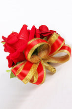 Load image into Gallery viewer, Beautiful Rose Corsage