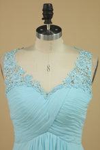 Load image into Gallery viewer, 2024 Plus Size V-Neck Prom Dresses A Line Floor Length With Ruffles &amp; Applique Chiffon
