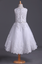Load image into Gallery viewer, 2024 Bateau A Line Flower Girl Dresses With Applique &amp; Beads Tulle