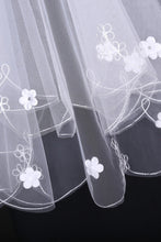 Load image into Gallery viewer, Two-Tier Finger-Tip Bridal Veils With Pencil Edge And Handmade Flower
