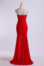 Load image into Gallery viewer, 2022 Prom Dresses Sheath Sweetheart Chiffon With Slit And Ruffles