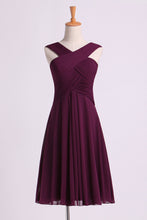 Load image into Gallery viewer, 2022 Bridesmaid Dresses Pleated Bodice V-Neck  A Line Knee Length Chiffon