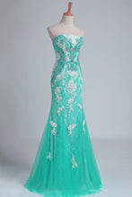 Load image into Gallery viewer, 2022 Prom Dresses Strapless Column With Beading And Applique