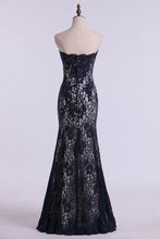 Load image into Gallery viewer, 2022 Mother Of The Bride Dresses Strapless Mermaid Floor Length Lace