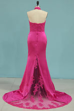 Load image into Gallery viewer, 2024 Bridesmaid Dresses Halter Mermaid Satin With Applique Sweep Train