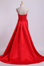 Load image into Gallery viewer, 2022 Strapless Prom Dresses Column Sweep Train With Beading