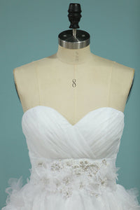 2024 Short Sweetheart With Handmade Flowers White Wedding Dress Beaded