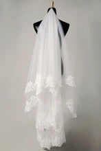 Load image into Gallery viewer, Long White Petticoat &amp; Ivory/White Gloves &amp; 1.5 Meter Ivory/White Lace Wedding Veil