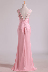 2022 Bridesmaid Dresses V Neck A Line Chiffon With Slit And Ruffles
