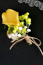 Load image into Gallery viewer, Beautiful Calla Corsage