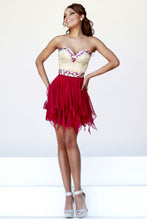 Load image into Gallery viewer, 2024 Stunning Homecoming Dresses Sweetheart A Line Short/Mini With Beads New Arrival