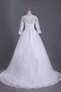 2022 3/4 Length Sleeve Bateau Wedding Dresses Tulle With Applique Court Train